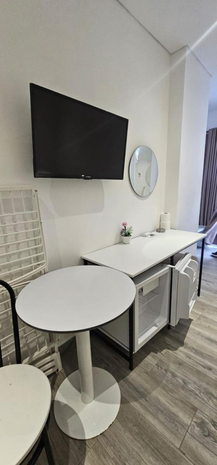 Hotel Edina Apartments By Hp Sarandë エクステリア 写真