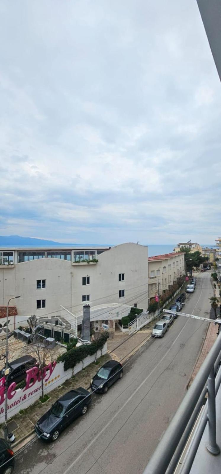 Hotel Edina Apartments By Hp Sarandë エクステリア 写真