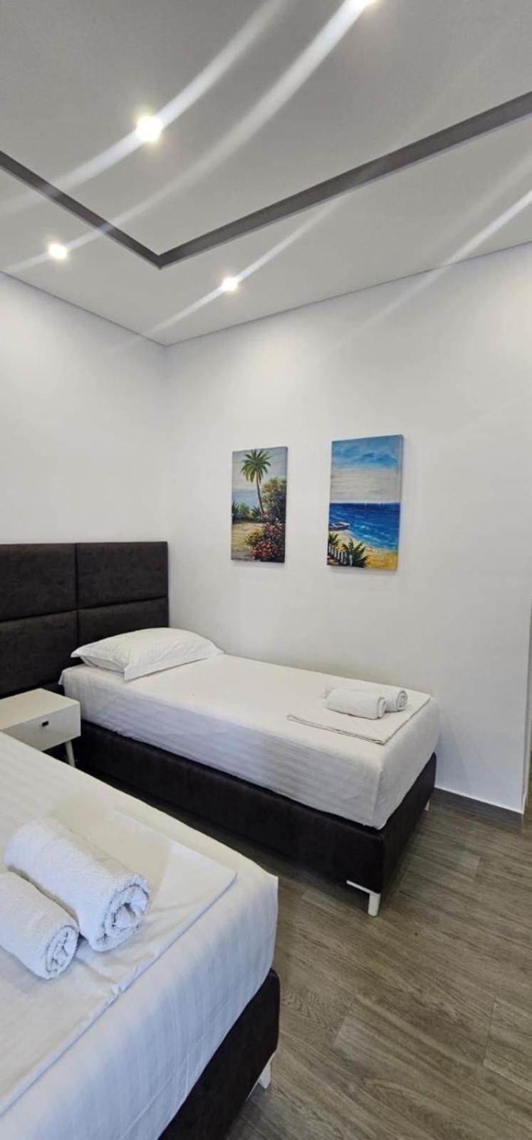 Hotel Edina Apartments By Hp Sarandë エクステリア 写真