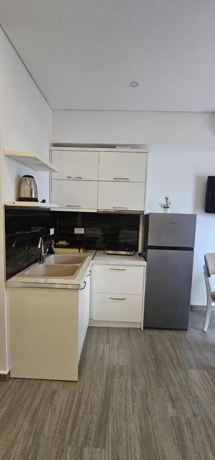 Hotel Edina Apartments By Hp Sarandë エクステリア 写真